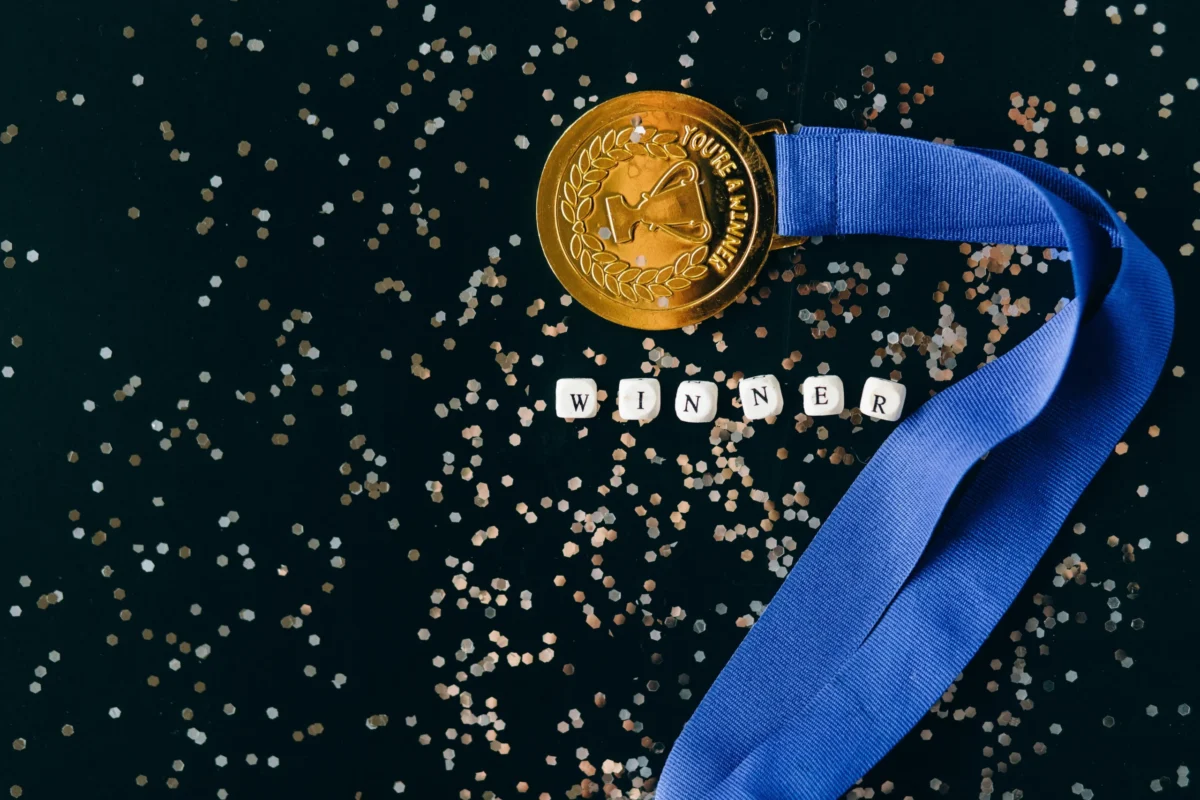 Excellence professionnelle chez Athrar : experts en trading et crypto-monnaies offrant des contenus de qualité sur notre plateforme de trading et ressources crypto-monnaies.